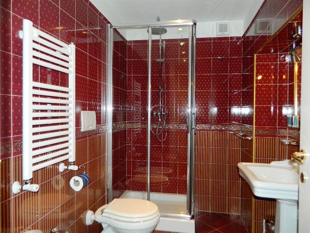 Relais Frattina 2* Rom